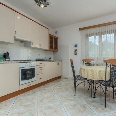 Amazing Apartment In Zambratija With 2 Bedrooms And Wifi Extérieur photo